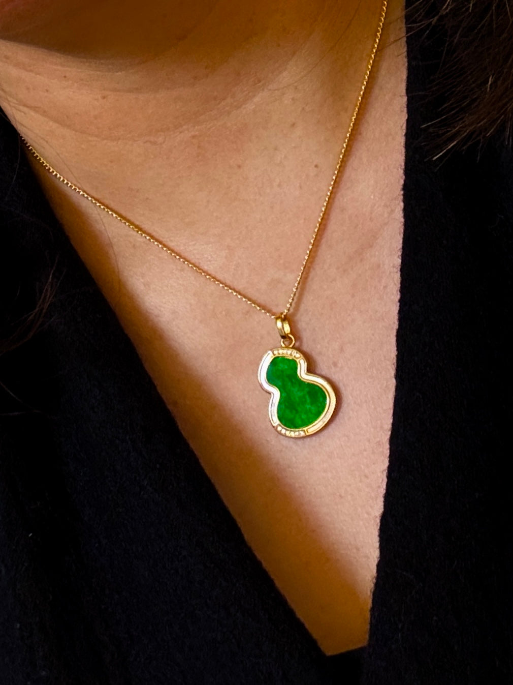Green Hulu Calabash Jadeite Pendant Necklace