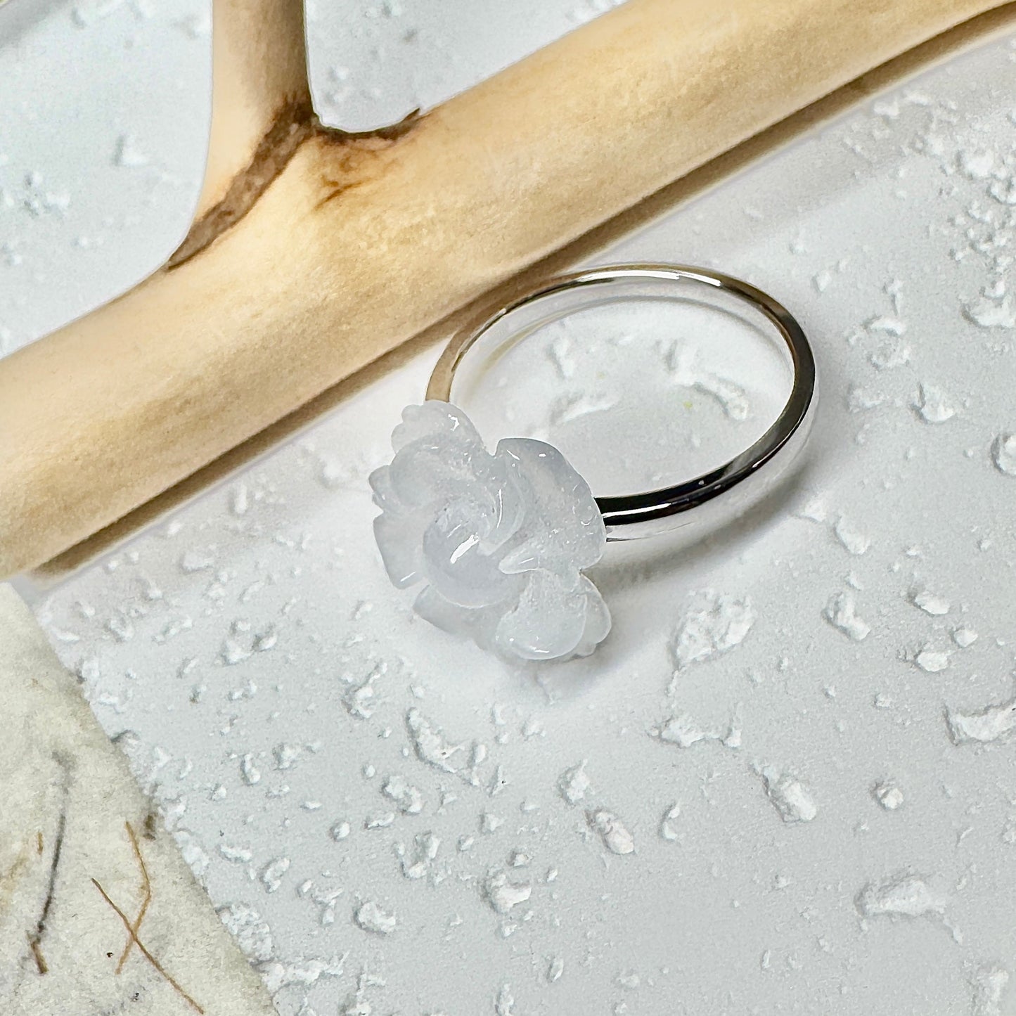 Translucent Jadeite Carved Flower Ring  (18K White Gold)
