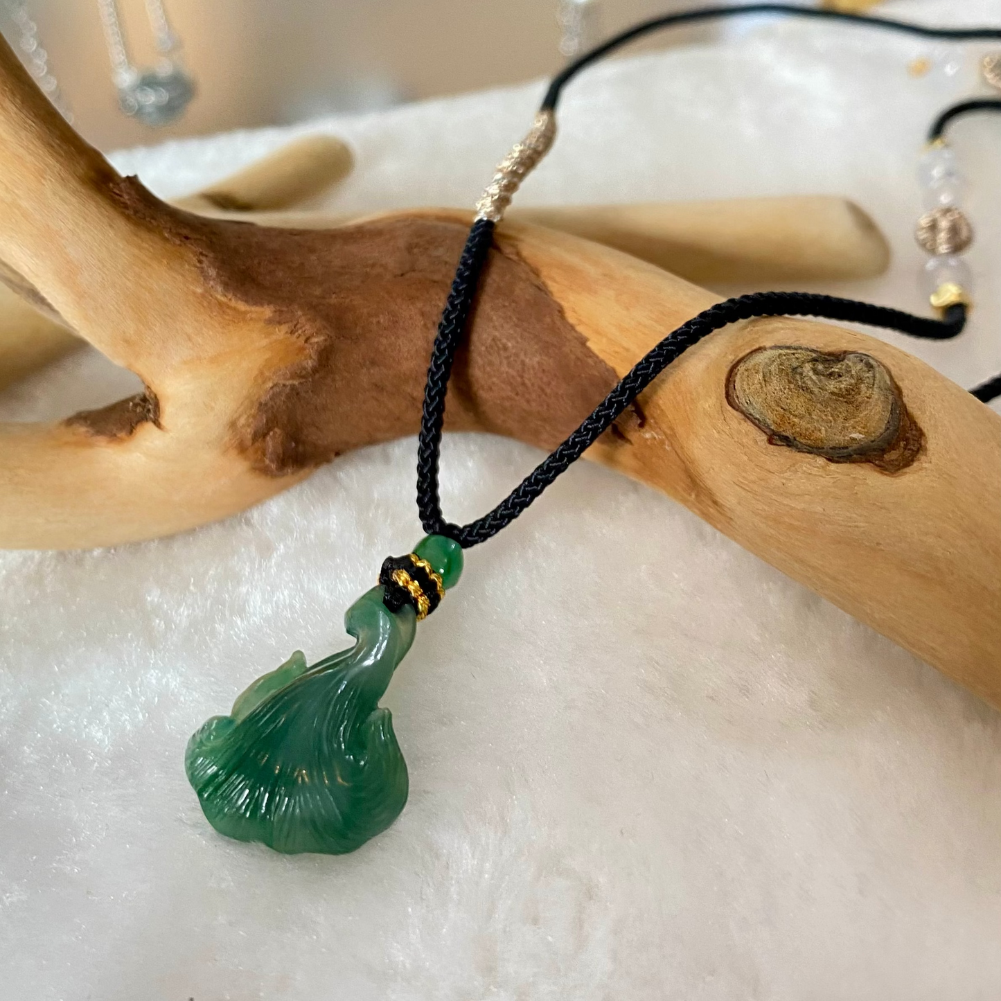 Dark Green Lingzhi Jade Macramé Necklace