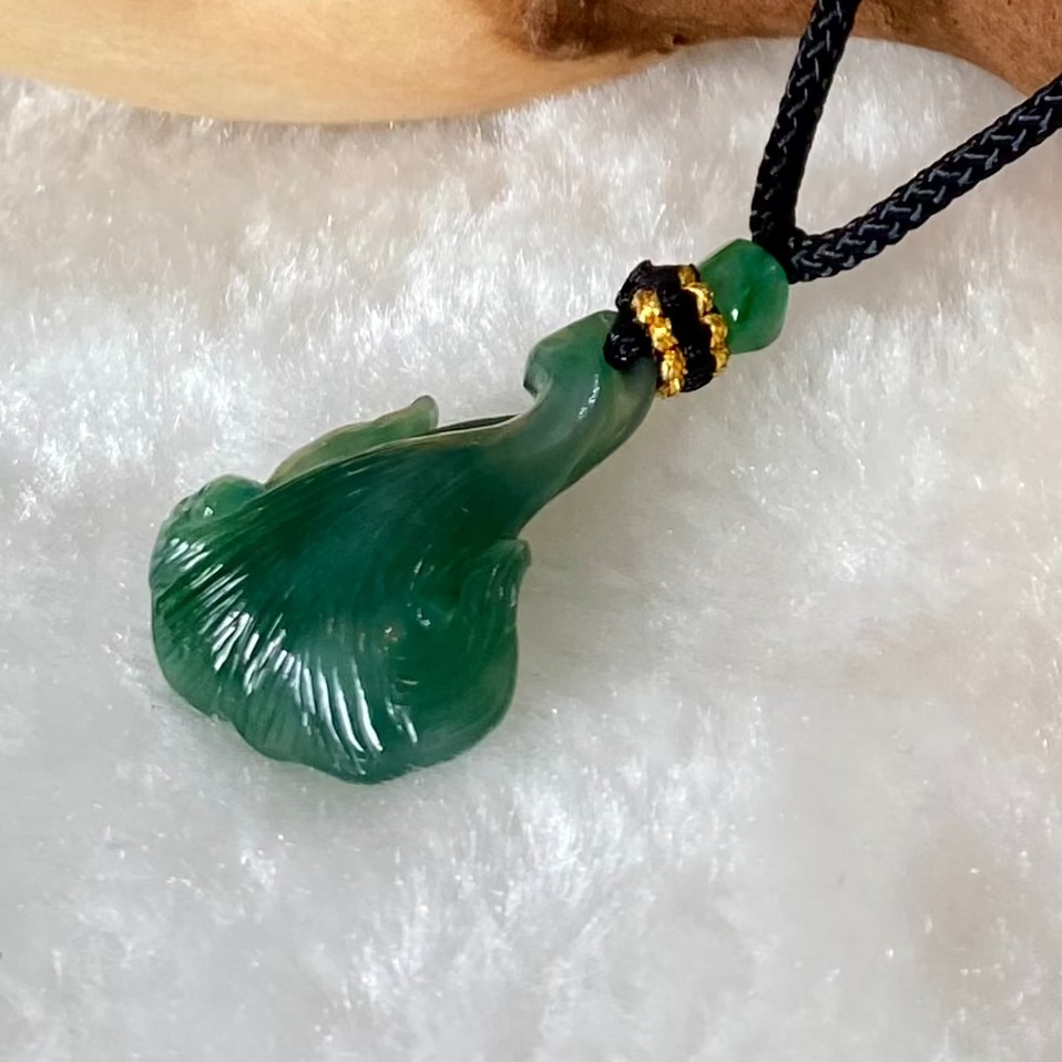 Dark Green Lingzhi Jade Macramé Necklace