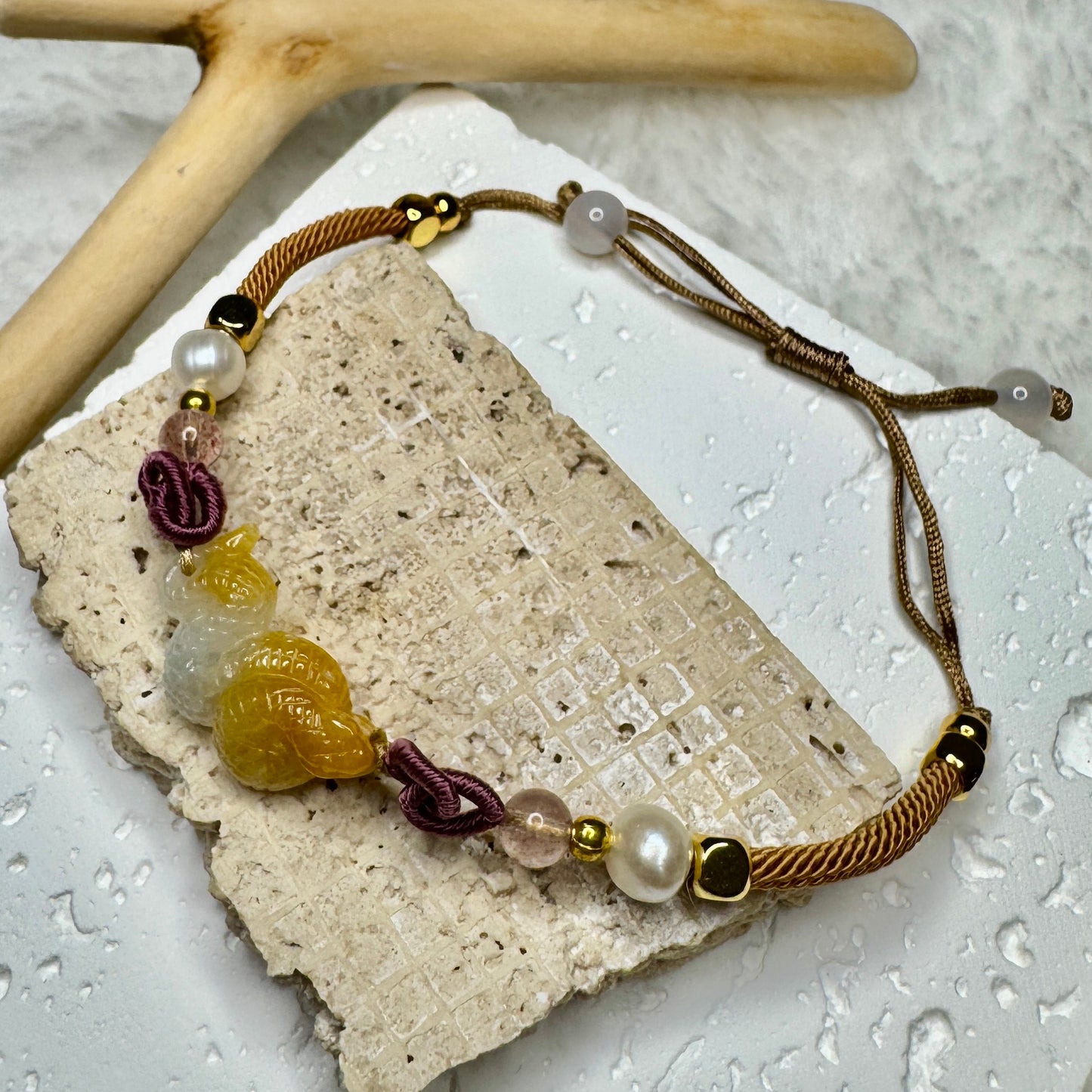 Yellow Snake Jade Macramé Bracelet