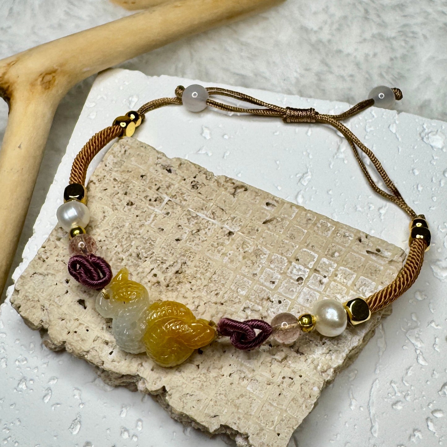 Yellow Snake Jade Macramé Bracelet