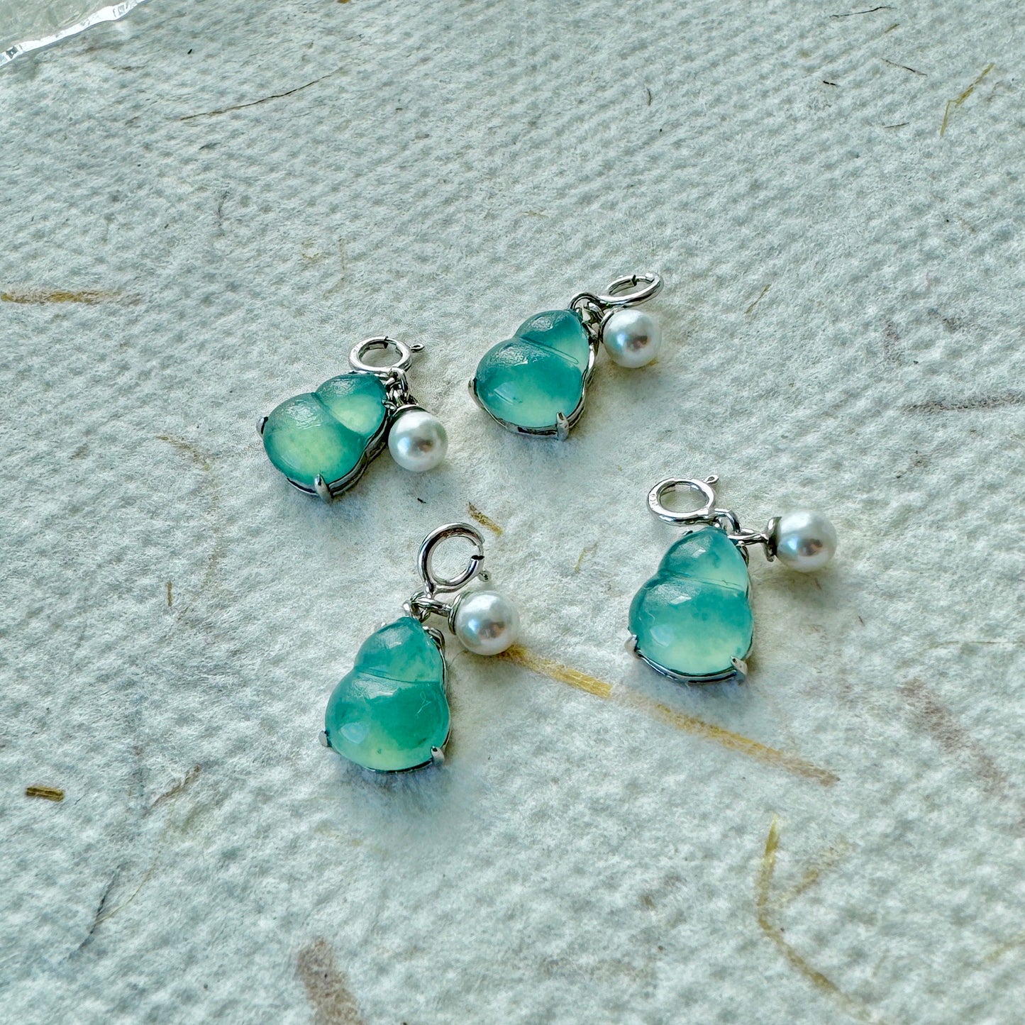 Icy Blue Hulu Jadeite Charm (Excl. Bracelet)
