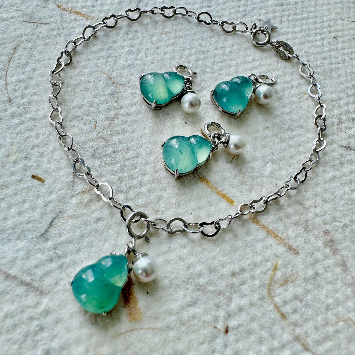 Icy Blue Hulu Jadeite Charm (Excl. Bracelet)