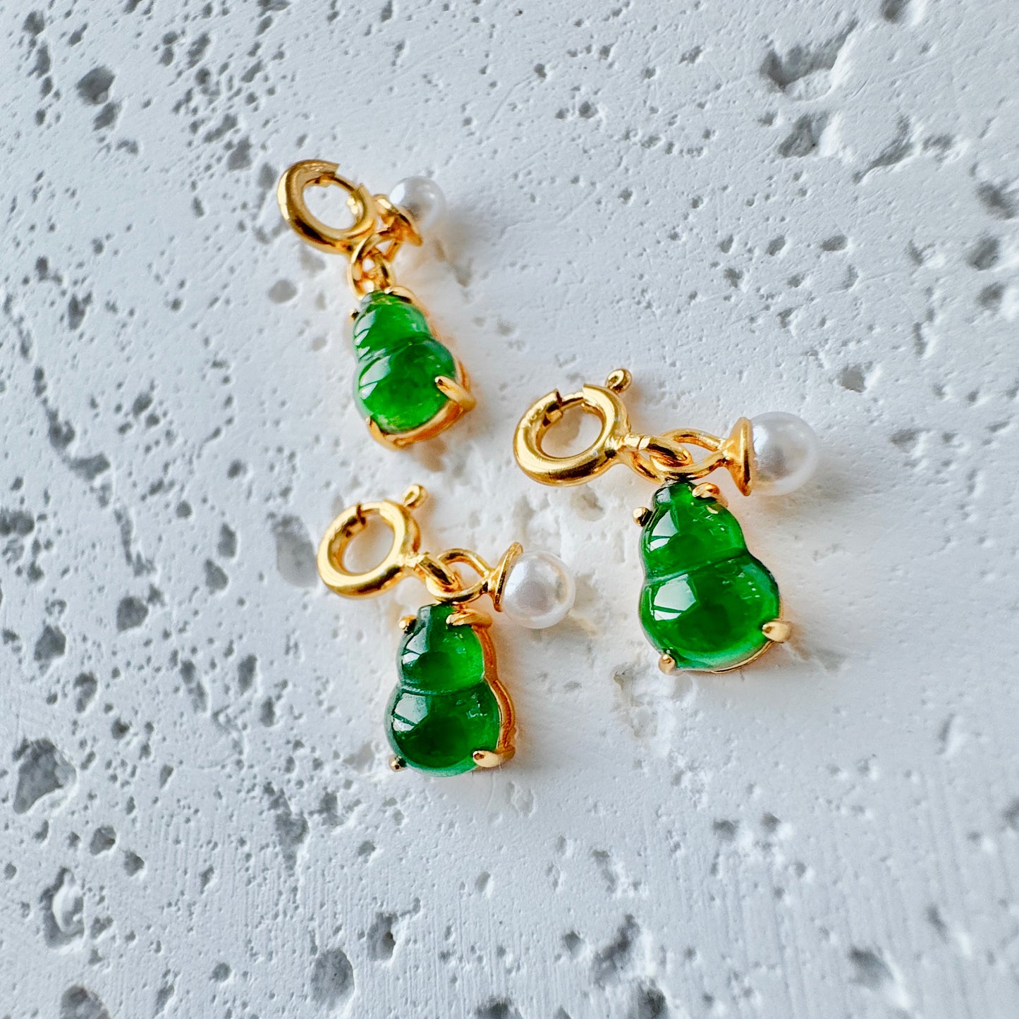 Hulu Green Jadeite Charm (Excl. Bracelet)