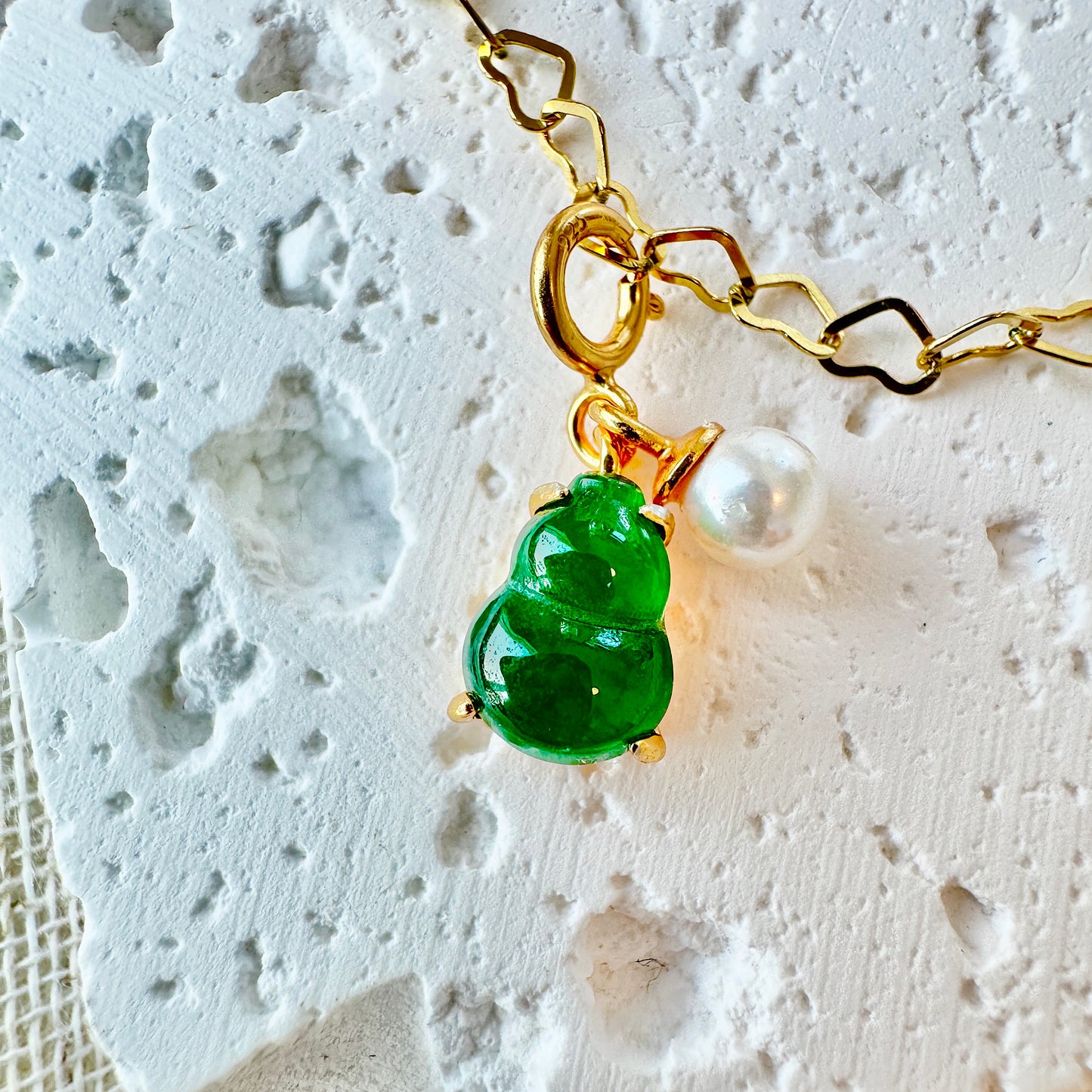 Hulu Green Jadeite Charm (Excl. Bracelet)