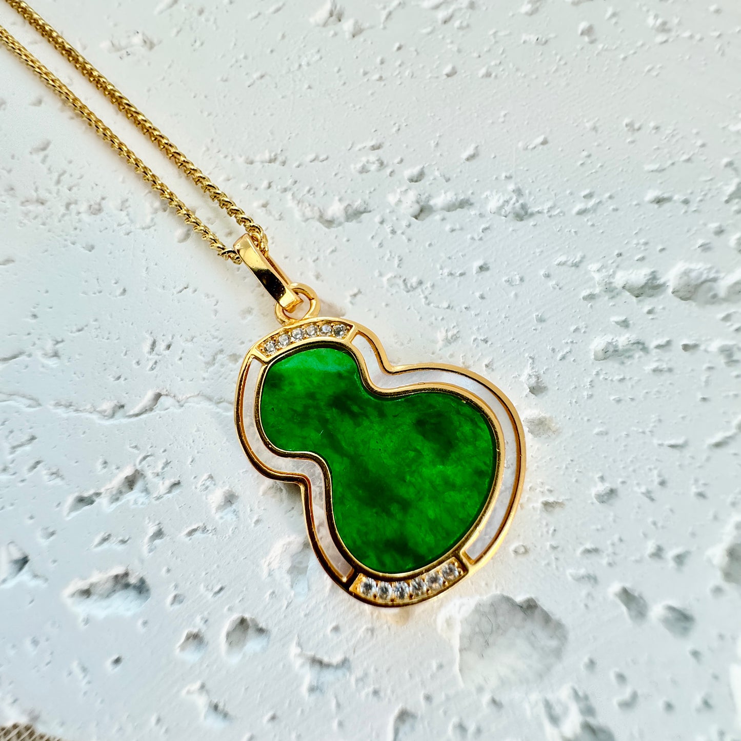 Green Hulu Calabash Jadeite Pendant Necklace
