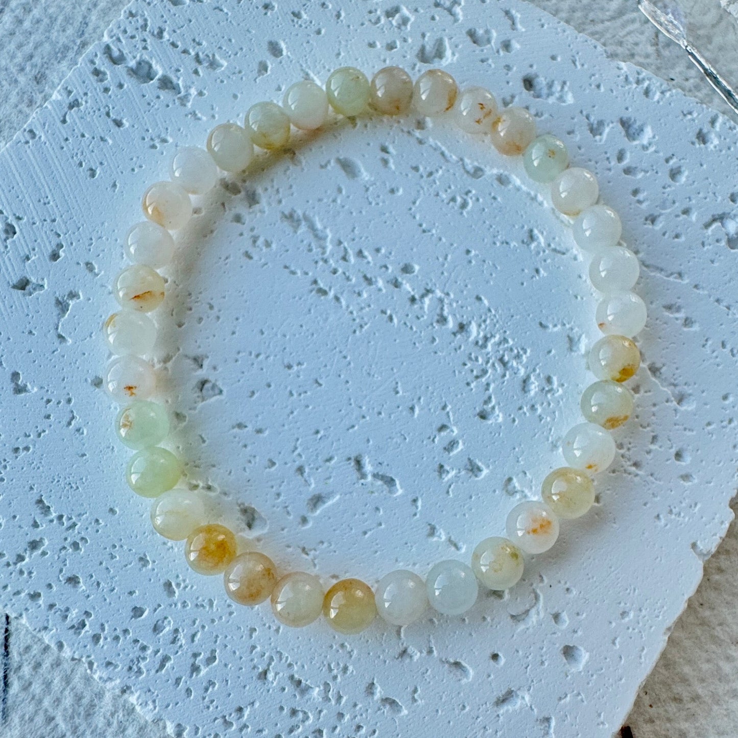 Icy White Moss Gold Fine Jadeite Beads Bracelet (c.5mm+)